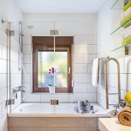 Apartament Efzeglueck *