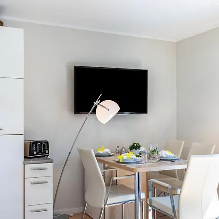Efzeglueck Mit Pool Appartement